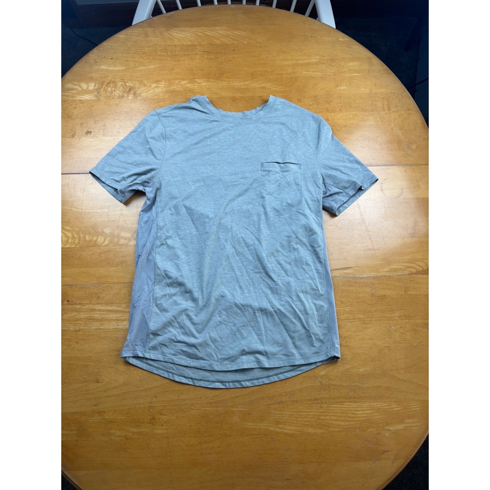 Lululemon Mens Metal Vent Tech Short Sleeve Pocket T-Shirt Heathered Grey